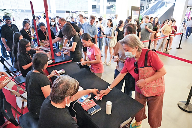 Foreigners express love for ‘pho’ at Vietnam Phở Festival in Singapore- Ảnh 3. Foreigners express love for ‘pho’ at Vietnam Phở Festival in Singapore- Ảnh 3.