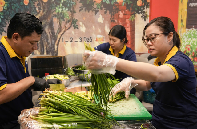 Vietnam Phở Festival in Singapore draws over 15,000 visitors on opening day
- Ảnh 4. Vietnam Phở Festival in Singapore draws over 15,000 visitors on opening day
- Ảnh 4.