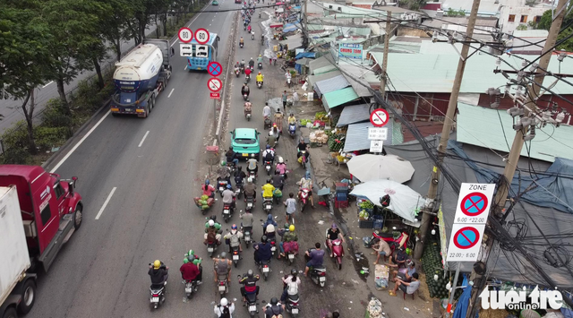 Motorcyclists flout traffic rules in Ho Chi Minh City, turn wrong-way riding into dangerous norm
- Ảnh 3. Motorcyclists flout traffic rules in Ho Chi Minh City, turn wrong-way riding into dangerous norm
- Ảnh 3.