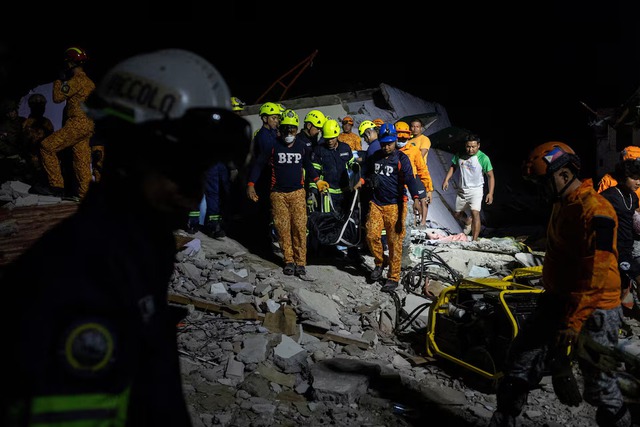 Death toll from Philippine quake rises to 72- Ảnh 2. Death toll from Philippine quake rises to 72- Ảnh 2.