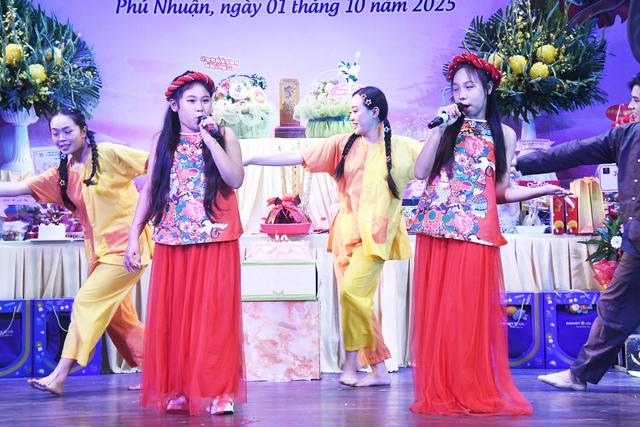 Thiếu nhi thành phố háo hức với Đờn ca tài tử thiếu nhi - Ảnh 1.