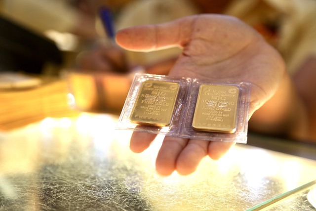 Vietnam gold, silver prices heat up amid global gains, supply strain- Ảnh 1. Vietnam gold, silver prices heat up amid global gains, supply strain- Ảnh 1.