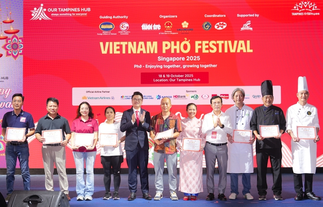 Vietnam Phở Festival concludes in Singapore with success in culture, trade- Ảnh 4. Vietnam Phở Festival concludes in Singapore with success in culture, trade- Ảnh 4.