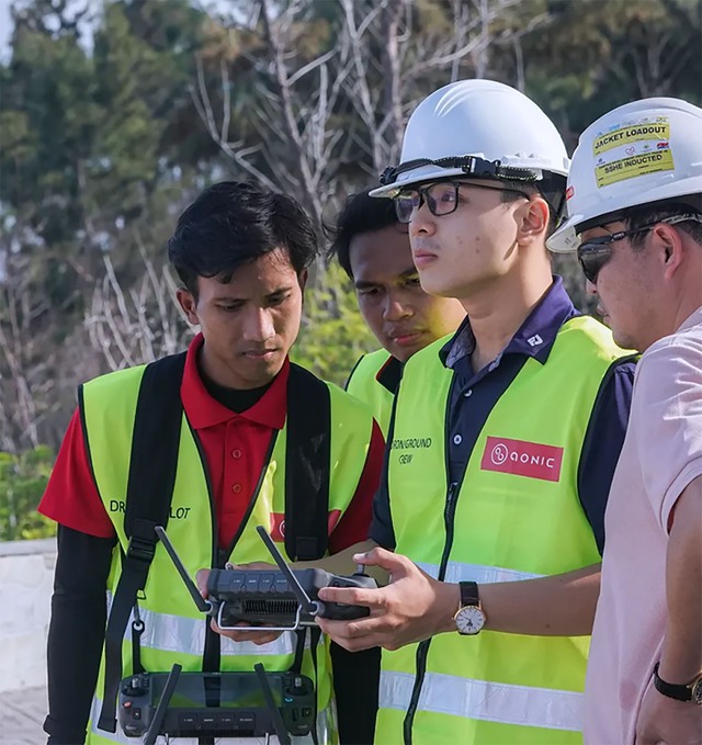 Cậu bạn 19 tuổi 'lái" hàng trăm chuyến bay mỗi ngày - Ảnh 6.