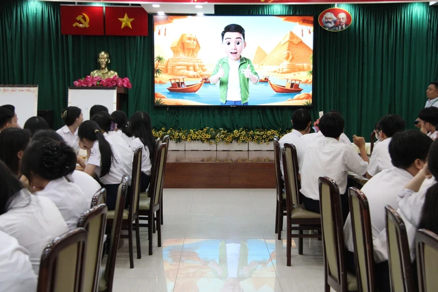 Học sinh Trường THPT Lương Thế Vinh làm thơ, sáng tác nhạc, chơi game cùng AI trong tiết học sử- Ảnh 2.
