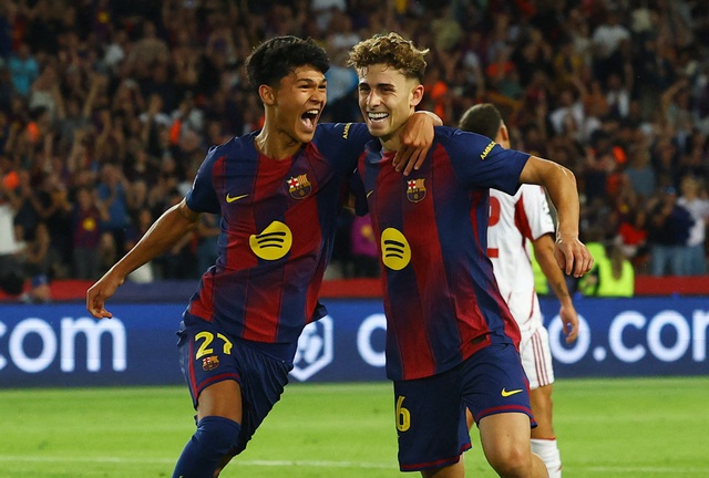 Tài năng 17 tuổi gốc Philippines toả sáng ngay trận ra mắt Champions League- Ảnh 2.