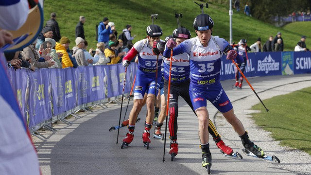 Athletes swap skis for skates in a glimpse of winter sport's future- Ảnh 1. Athletes swap skis for skates in a glimpse of winter sport's future- Ảnh 1.