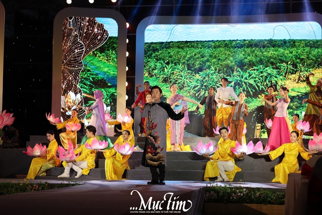 Những ngày văn học - nghệ thuật TP.HCM khép lại bằng chương trình nghệ thuật đặc sắc- Ảnh 12.