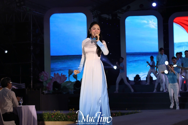 Những ngày văn học - nghệ thuật TP.HCM khép lại bằng chương trình nghệ thuật đặc sắc- Ảnh 15.