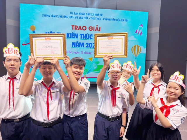 Trường THCS Nguyễn Bỉnh Khiêm giành giải nhất Kiến thức muôn màu - Ảnh 3. Trường THCS Nguyễn Bỉnh Khiêm giành giải nhất Kiến thức muôn màu - Ảnh 2.