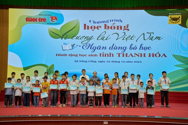 Xúc động trước những ước mơ giản dị của học trò Thanh Hoá sau ngày mưa bão - Ảnh 8.