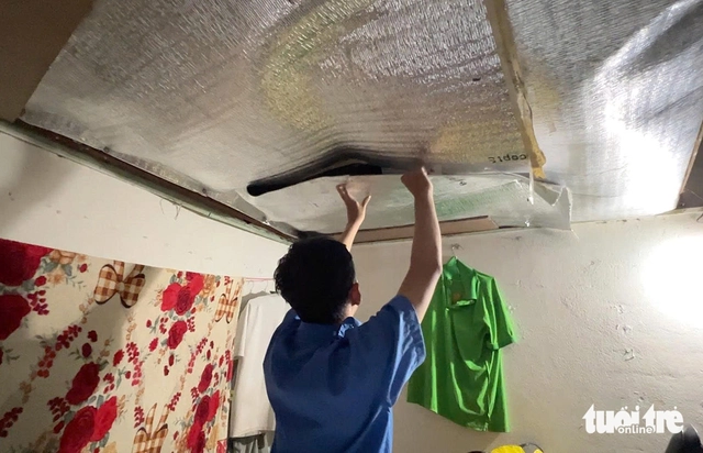 Trúng tuyển, nam sinh viên đi… phụ hồ, và ‘ông Bụt’ hiện ra với 10 triệu đồng: Đóng học phí đi con! - Ảnh 12.