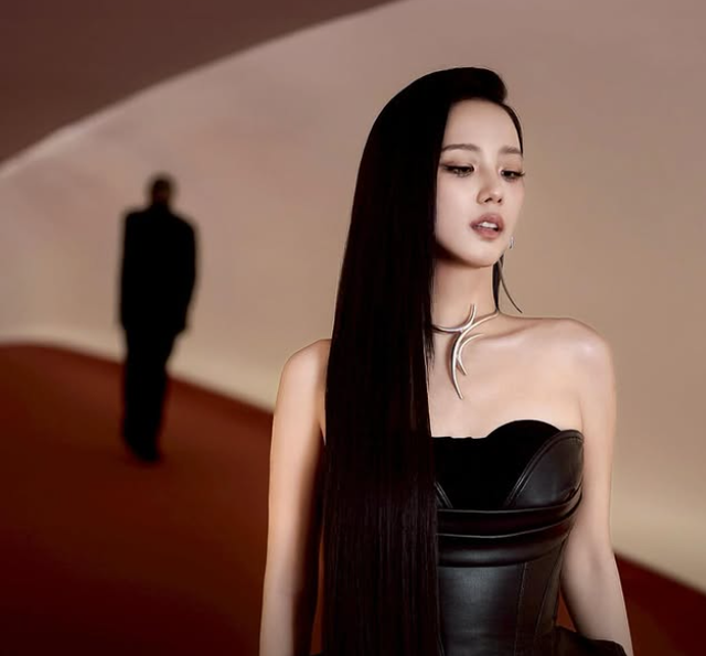 Suzy, Lee Do Hyun đóng MV; Jisoo và TWICE lập kỷ lục Billboard - Ảnh 1.