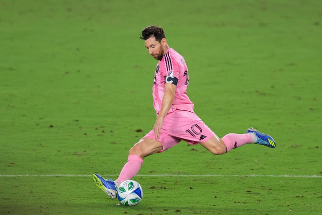Messi gia hạn với Inter Miami tới hết năm 2028, thi đấu đến năm 41 tuổi- Ảnh 2. Messi gia hạn với Inter Miami tới hết năm 2028, thi đấu đến năm 41 tuổi- Ảnh 2.