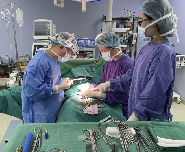 In Vietnam, patient raised as girl found to have male chromosomes - Ảnh 1. In Vietnam, patient raised as girl found to have male chromosomes - Ảnh 1.