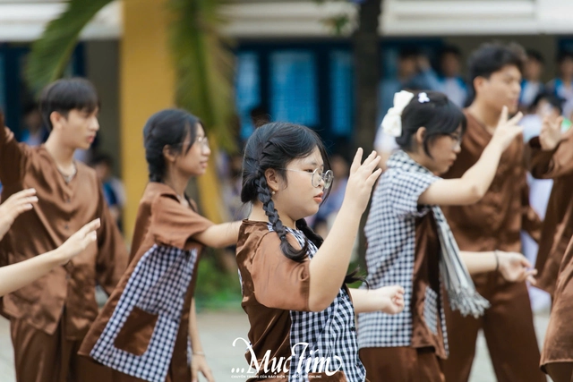 Teen Bình Phú ‘cháy’ hết mình với cuộc thi flashmob giờ ra chơi - Ảnh 5.