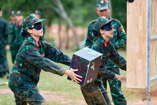 Sao nhập ngũ tập 12: Chi Pu bật khóc khi gặp 'người đặc biệt' tại thao trường - Ảnh 2.