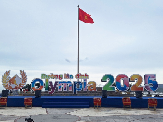 Điểm cầu Khánh Hòa sẵn sàng cho chung kết Đường lên đỉnh Olympia 2025- Ảnh 4. Điểm cầu Khánh Hòa sẵn sàng cho chung kết Đường lên đỉnh Olympia 2025- Ảnh 4.