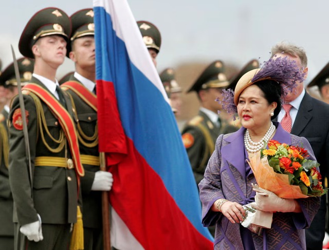 Thailand's Queen Mother Sirikit, influential style icon, dies at 93 - Ảnh 3. Thailand's Queen Mother Sirikit, influential style icon, dies at 93 - Ảnh 3.