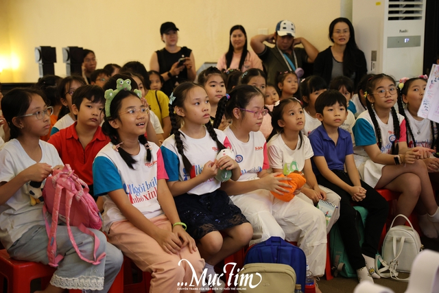 Các bạn CLB Ngòi bút nhỏ xinh sáng tạo cùng chủ đề “Bay vào tương lai”- Ảnh 9.