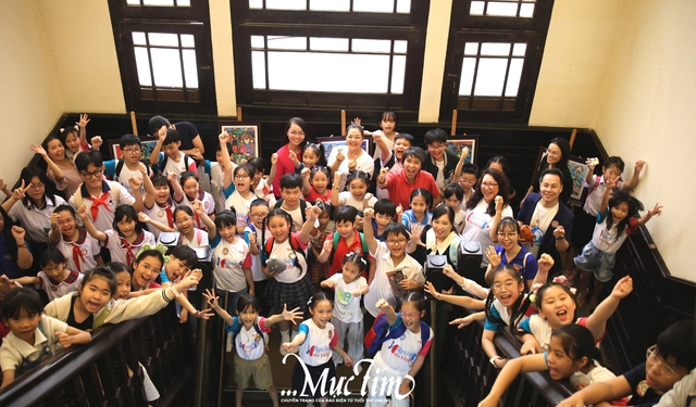 Các bạn CLB Ngòi bút nhỏ xinh sáng tạo cùng chủ đề “Bay vào tương lai”- Ảnh 1.