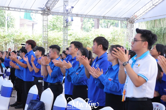 Giáo viên Trường tiểu học Dương Công Khi đoạt giải nhất Hội thi quản trò "Tôi và đồng đội"- Ảnh 5.