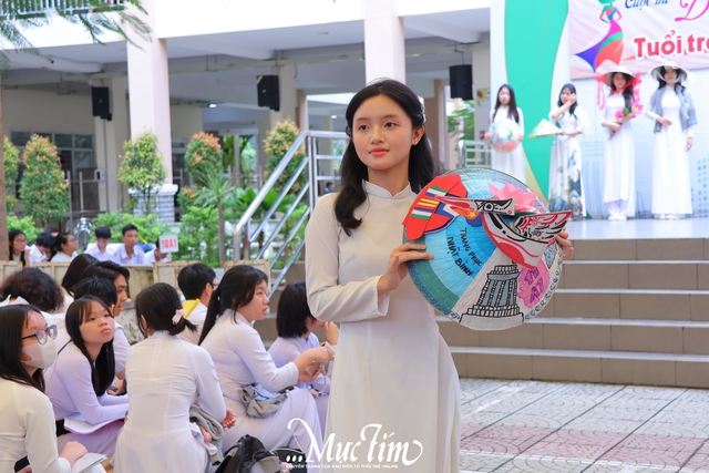 Nét duyên dáng của nữ sinh Trường THPT Dương Văn Thì trong tà áo dài trắng tinh khôi - Ảnh 5.
