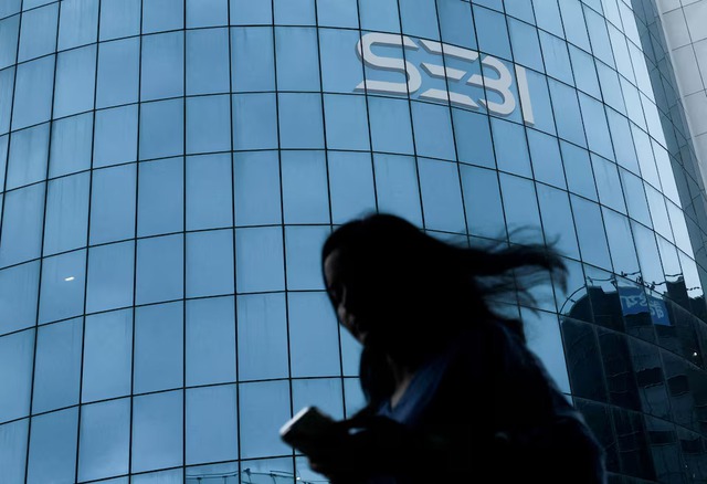 India races to reform financial sector as foreigners pull $17 billion- Ảnh 1. India races to reform financial sector as foreigners pull $17 billion- Ảnh 1.