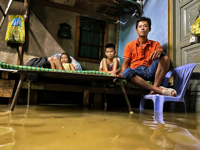Da Nang schools allowed to suspend classes due to heavy rain, flooding - Ảnh 4.