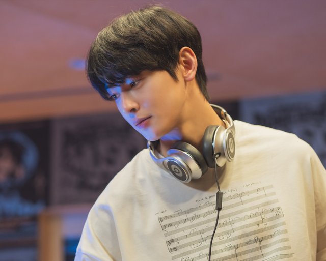 Rộ tin BTS tổ chức tour diễn, EXO tái hợp Lay trong album mới- Ảnh 5. Rộ tin BTS tổ chức tour diễn, EXO tái hợp Lay trong album mới- Ảnh 5.