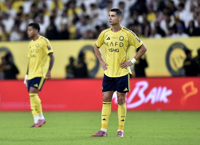 Thua Al Ittihad, Ronaldo cùng Al Nassr bị loại tại Cúp nhà vua Saudi Arabia- Ảnh 1. Thua Al Ittihad, Ronaldo cùng Al Nassr bị loại tại Cúp nhà vua Saudi Arabia- Ảnh 1.