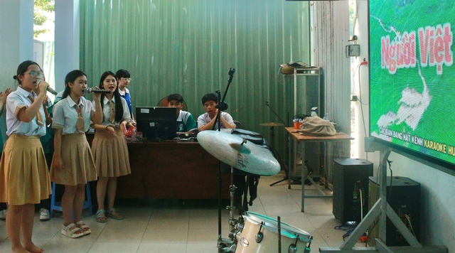 Giờ ra chơi vui như hội của học trò Trường THPT Võ Trường Toản- Ảnh 4. Giờ ra chơi vui như hội của học trò Trường THPT Võ Trường Toản- Ảnh 4.