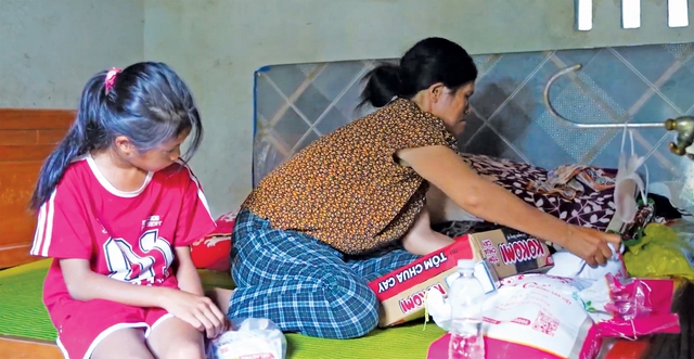 Cùng trẻ em vùng lũ viết tiếp ước mơ đi học - Ảnh 4.