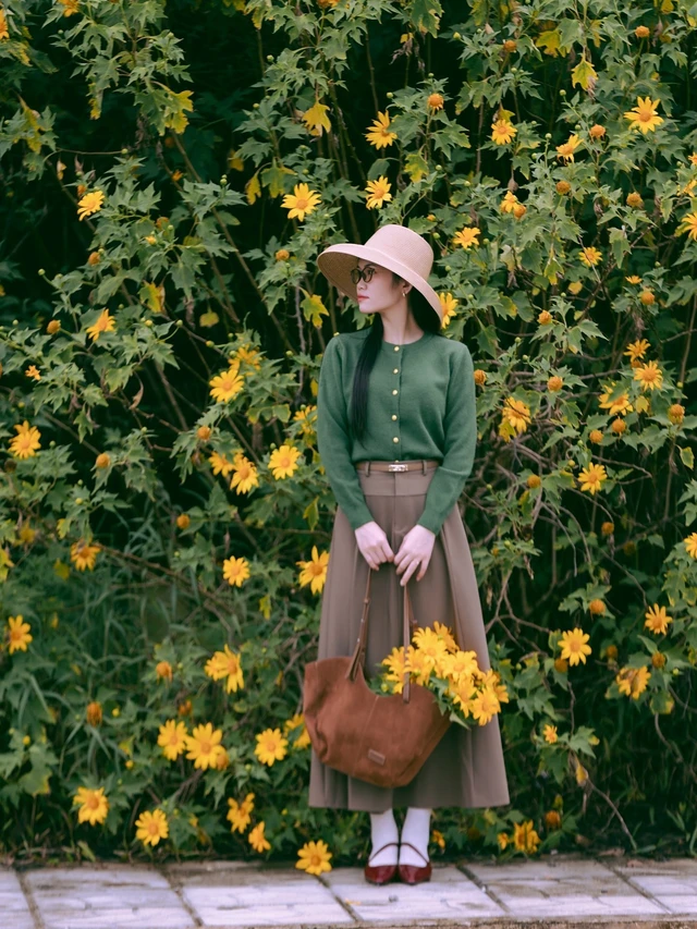 Mùa hoa dã quỳ Đà Lạt: đi đâu, chụp sao để có ảnh đẹp nhất? - Ảnh 3.