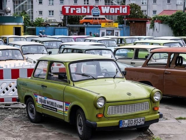 35 years later, beloved East German car still sputters on- Ảnh 3. 35 years later, beloved East German car still sputters on- Ảnh 3.