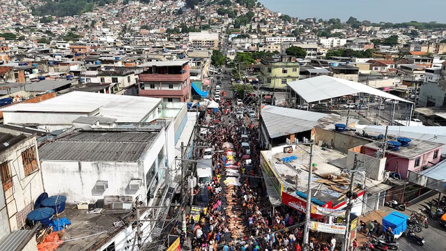 Corpses line Rio street after Brazil's deadliest operation against drug gangs- Ảnh 2. Corpses line Rio street after Brazil's deadliest operation against drug gangs- Ảnh 2.