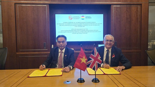 Ho Chi Minh City, Liverpool sign cooperation memorandum- Ảnh 1.