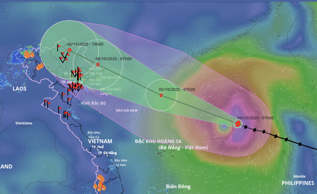 Storm Matmo races toward northern Vietnam, landfall expected early next week - Ảnh 1.
