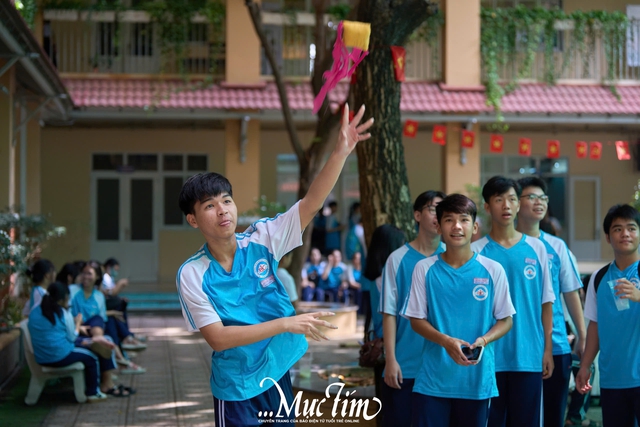 Teen Trường THPT Bình Chiểu vui hội trăng rằm với loạt trò chơi dân gian thú vị- Ảnh 4.
