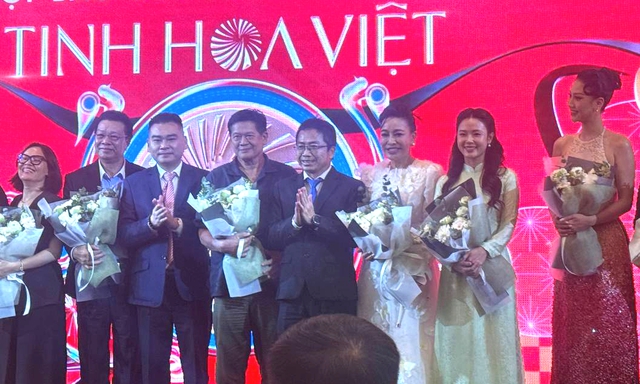 Mi Du, Quốc Anh làm đại sứ giải thưởng Tinh hoa Việt - Ảnh 2.