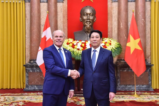 Canada’s new ambassador to Vietnam eyes stronger ties in trade, security, development- Ảnh 1.