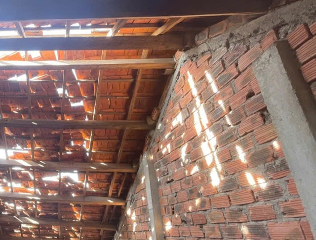 Schools report damage after 21 quakes hit Vietnam’s Quang Ngai in 15 hours- Ảnh 4. Schools report damage after 21 quakes hit Vietnam’s Quang Ngai in 15 hours- Ảnh 4.
