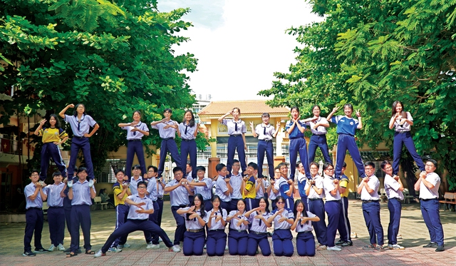 Lightning Cheerleading team Câu lạc bộ của kỹ thuật và kỷ luật - Ảnh 5.