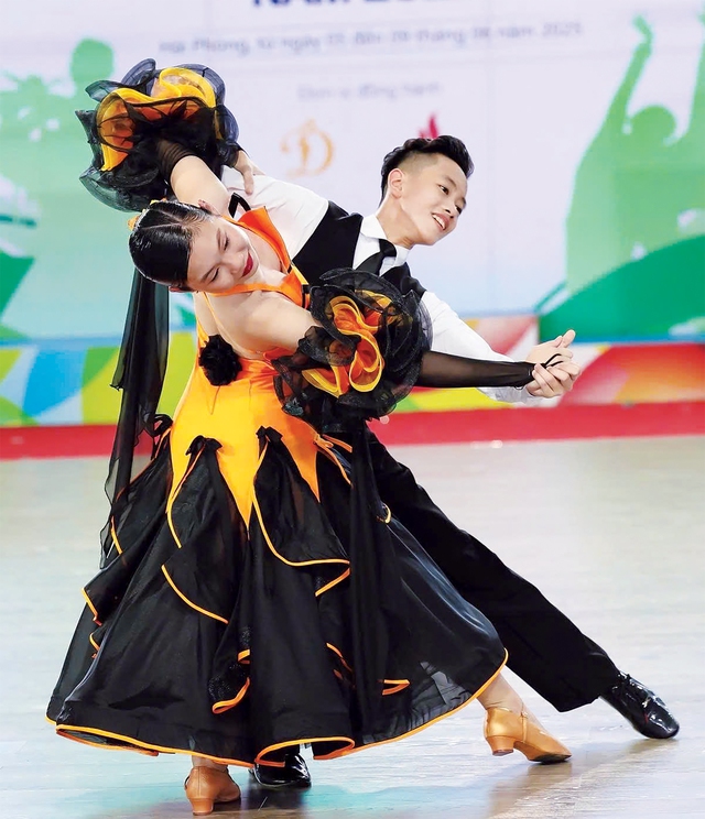 Cậu bạn 13 tuổi giành 200 huy chương dancesport trong 3 năm- Ảnh 1.