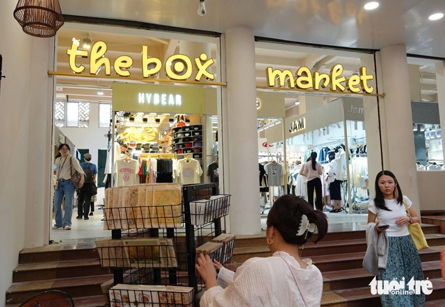 Vietnam telecom firm removes ‘Russian Market’ sign amid cultural concerns in Ho Chi Minh City- Ảnh 1. Vietnam telecom firm removes ‘Russian Market’ sign amid cultural concerns in Ho Chi Minh City- Ảnh 1.
