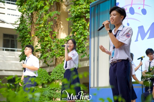 Teen Trường THPT Phú Nhuận biến giờ ra chơi thành mini show âm nhạc- Ảnh 4.
