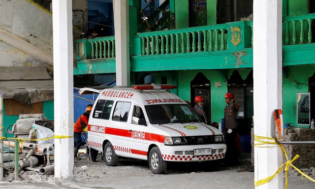 Indonesia ends search for victims of boarding school collapse, 61 dead- Ảnh 2. Indonesia ends search for victims of boarding school collapse, 61 dead- Ảnh 2.