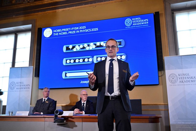 Trio win Nobel prize for revealing quantum physics in action- Ảnh 3. Trio win Nobel prize for revealing quantum physics in action- Ảnh 3.