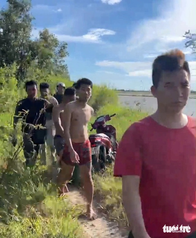 314 drug rehab escapees found after 4-day manhunt in southern Vietnam- Ảnh 2.