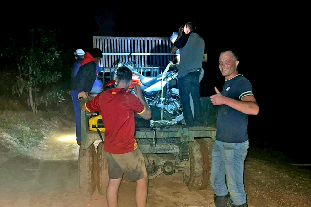 Dutch tourists rescued after getting lost in Vietnam forest following Google Maps route- Ảnh 1. Dutch tourists rescued after getting lost in Vietnam forest following Google Maps route- Ảnh 1.